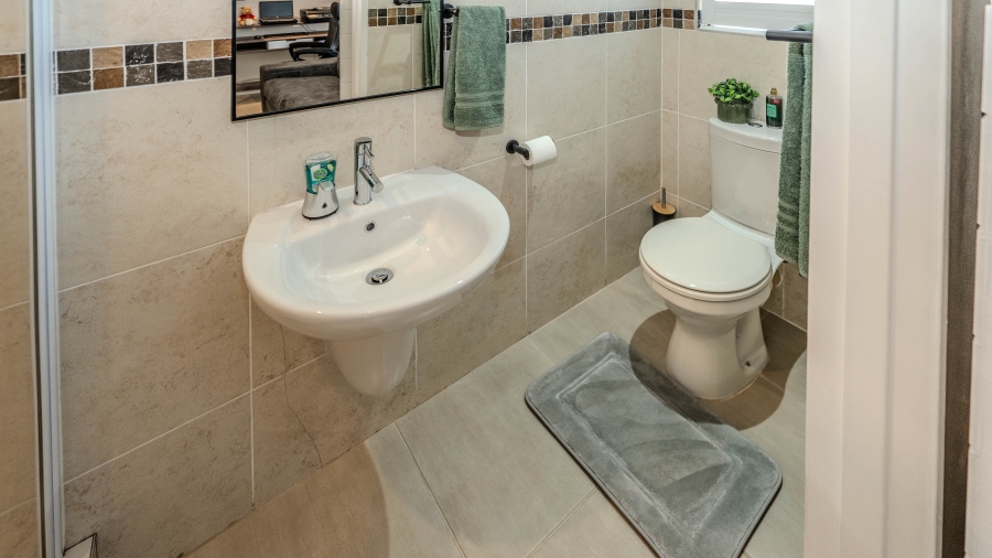 2 Bedroom Property for Sale in Sonstraal Heights Western Cape